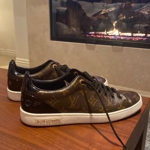 Women’s Patent Monogram Frontrow Sneakers, Size 39